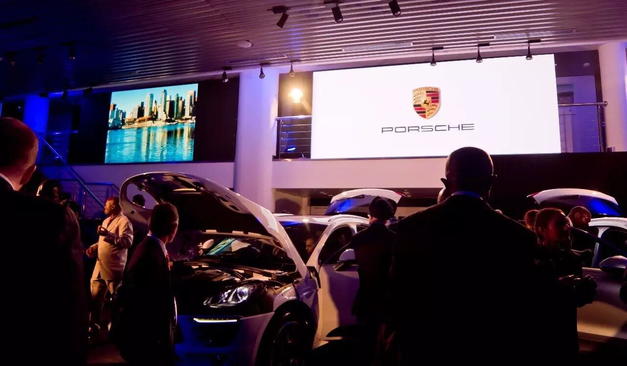 豪华车展不仅要有美女，更要有好屏！