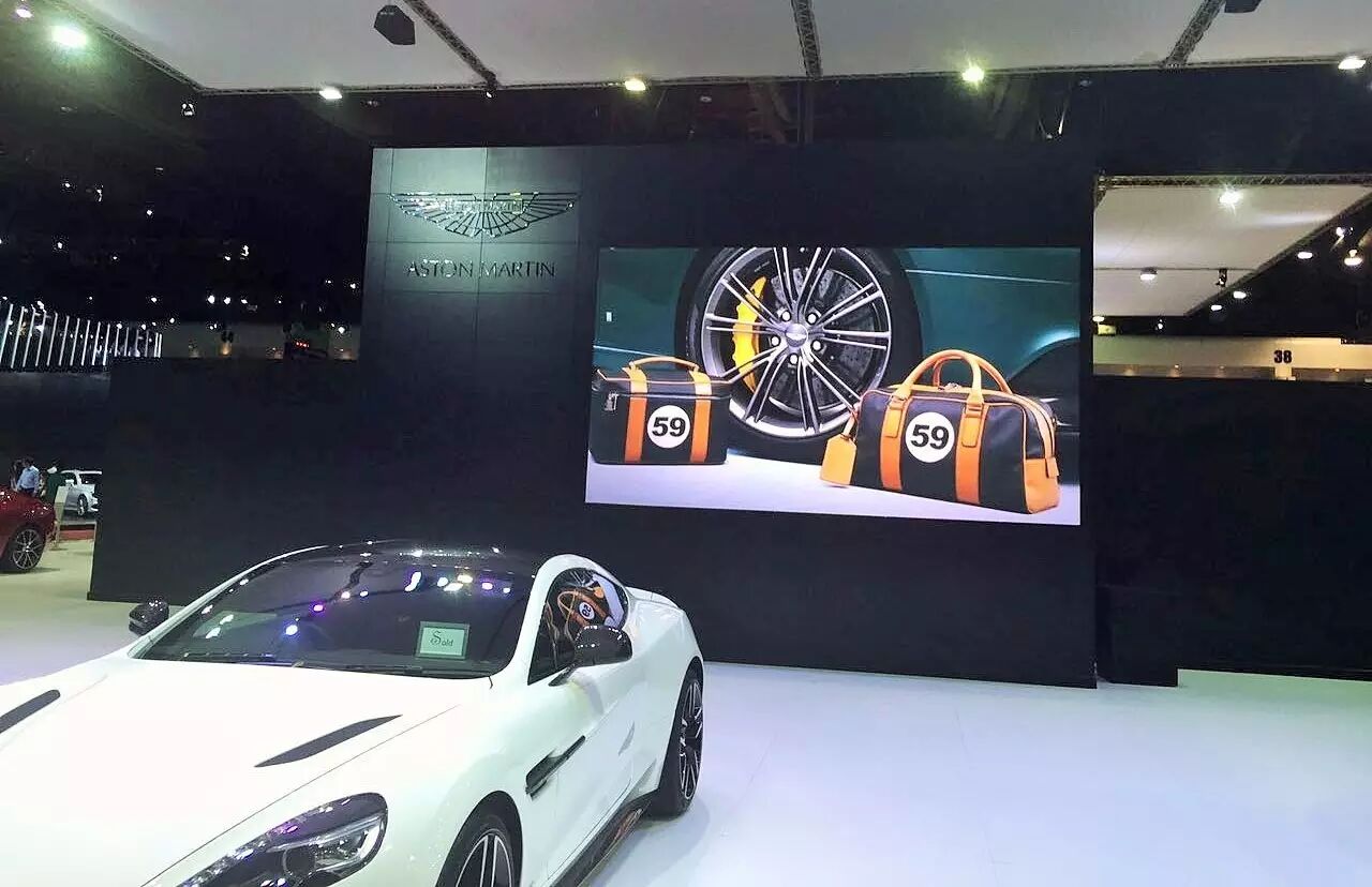 豪华车展不仅要有美女，更要有好屏！