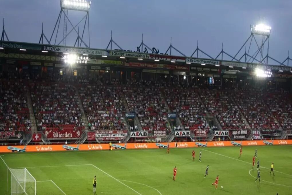 有一家公司在足球领域默默牛B了近10年