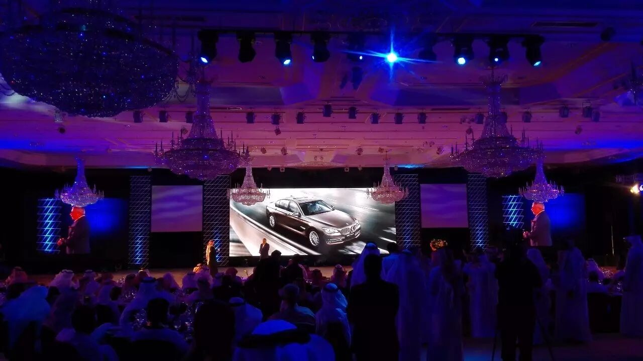 豪华车展不仅要有美女，更要有好屏！