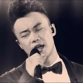 陈奕迅是个“歌神”,“神经病”的”神“! 乐迷说