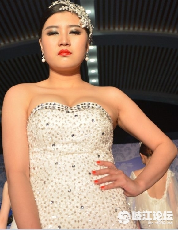 终于见到了网上日思夜想的女神，结果特么的哭瞎了.....649 / 作者:火星娃崽 / 帖子ID:113289