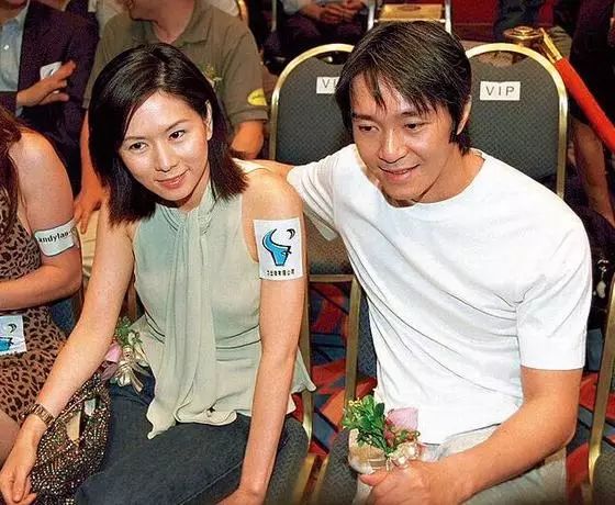 罗慧娟与周星驰三年地下情,无疾而终。