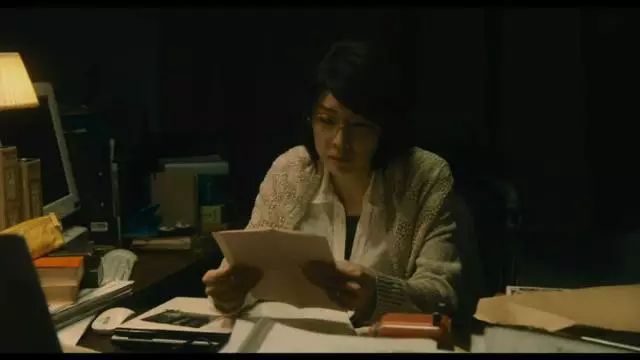 《残秽》改编的电影《残秽 不可以住的房间》,竹内结子饰演主角恐怖小说家