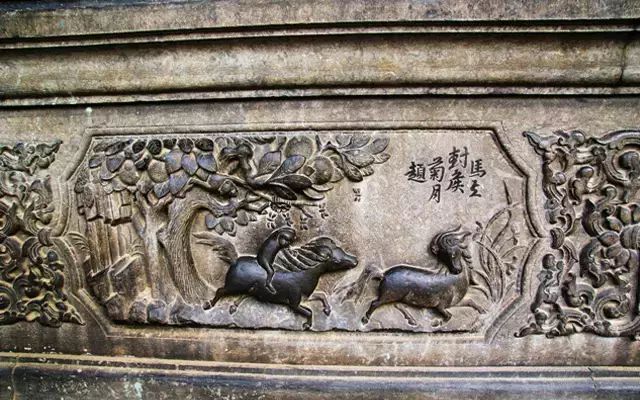 沈阳张学良故居的“马上封侯”砖雕
