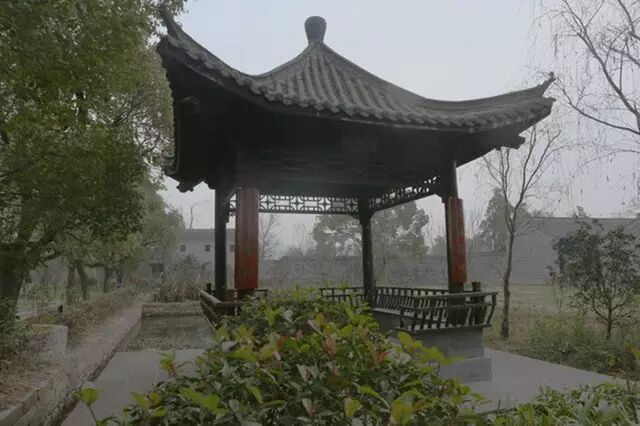 刘老圩内新修复的盘亭