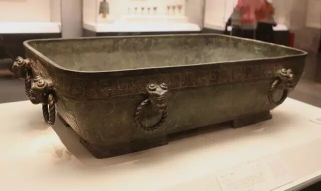 国家博物馆展出的虢季子白盘