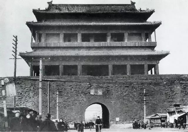 50年代宣武门前15路公交车站