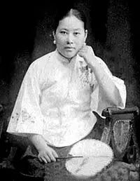 施剑翘(1906-1979)