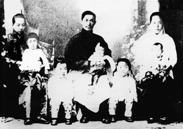 蔡锷全家福,1915年摄于北京