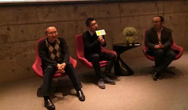 《腾讯大家》成都活动现场,左起:张丰,孙骁骥,唐映红