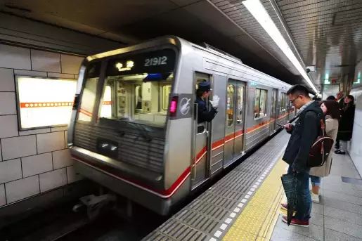 大阪御堂筋线地铁