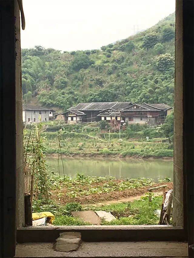嵩口古镇处处是破败的进士府邸(作者供图)
