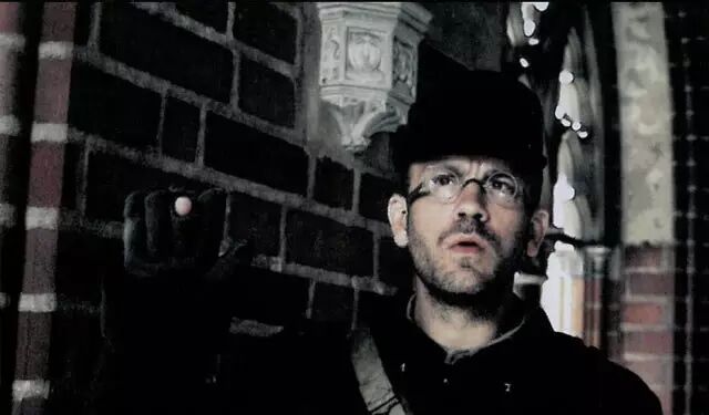 《食人魔》电影剧照,约翰·马尔科维奇扮演迪弗热