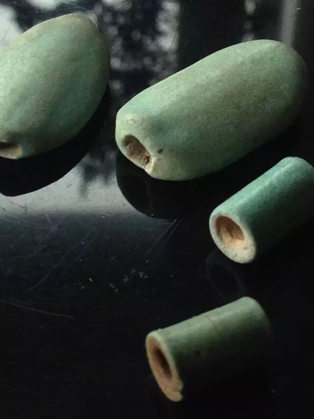 西周时期的费昂斯龟背珠和管珠