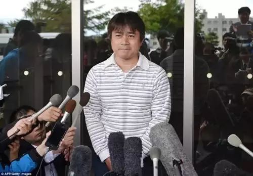 男童父亲哽咽道歉