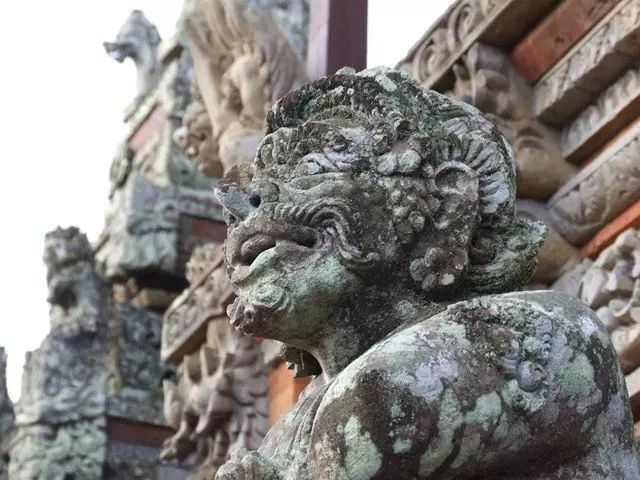巴厘岛印度神庙的雕塑