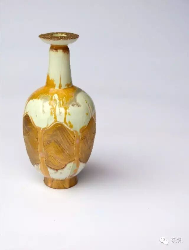 現代陶芸家 石山哲也のアート作品『 金と銀のいし』