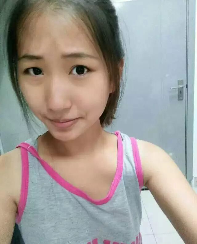 女生平胸大赛刷爆朋友圈,惨绝人寰,参赛者都努力证明自己是女生