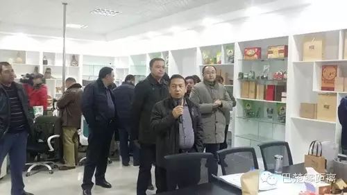 巴楚县召开农业产业结构调整现场观摩会