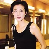 吴绮莉不是小三,她被成龙哄骗?生女儿原来是报复成龙??