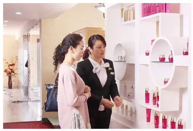 如果美容师这样与顾客沟通，业绩翻倍不是梦