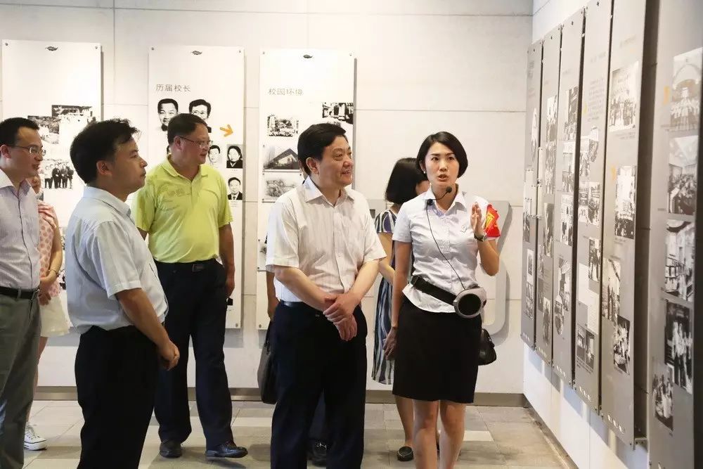 教育部语用司司长姚双喜莅临我校视察指导工作