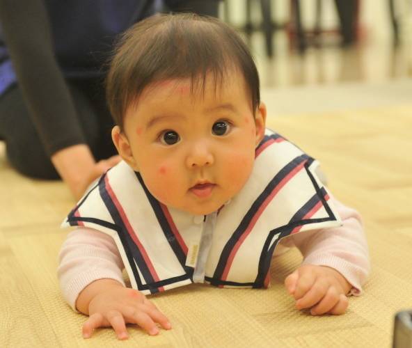 【如恩奶粉】贾静雯女儿满脸蚊子包,夏天如何让宝宝免遭...