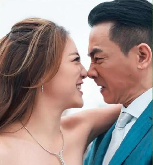 陈小春应采儿:世界上最好的幸福是 她在闹,他在笑