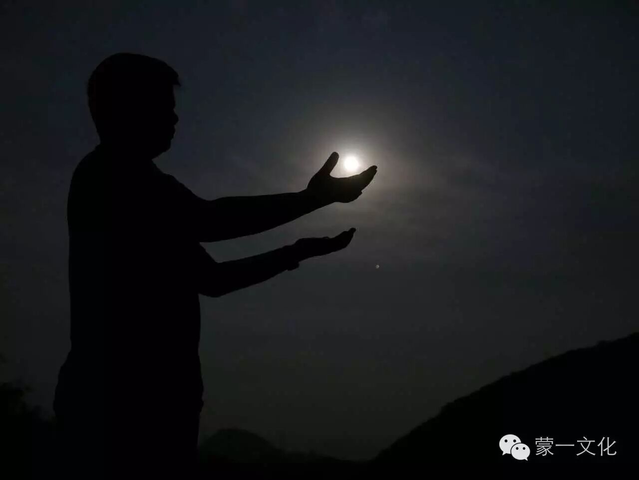 晚上鼻塞,早上打喷嚏流鼻涕是感冒吗_减肥是早上跑步好还是晚上跑步好_早上是几点到几点