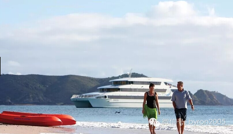 走kiwi style的游轮慢慢慢慢游新西兰