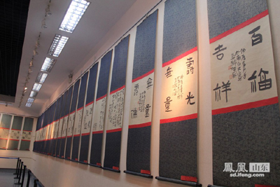 山东省首次僧人书法展：真龙法师写经展在济南市博物馆举办