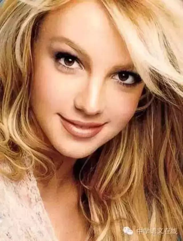 ♬  歌曲:Britney Spears《Baby One More Time》(布兰...