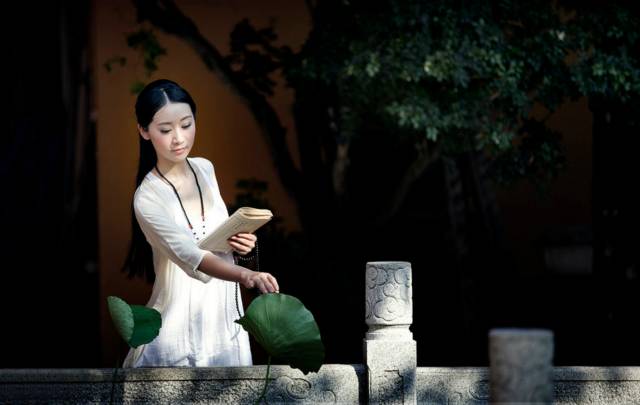 这样的女人绝对被男人尊重和爱慕 - 水中水 - 水中水的blog 这样的女人绝对被男人尊重和爱慕 - 水中水 - 水中水的blog