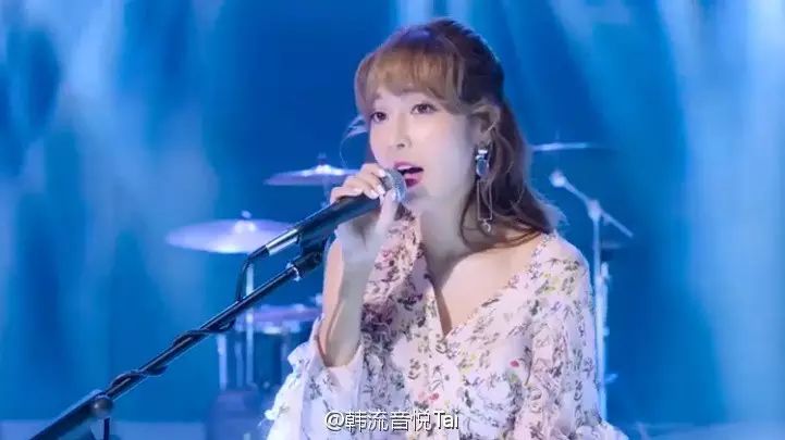 Jessica《Dear Diary》现场版影像公开,美妙歌声将甜蜜唱...