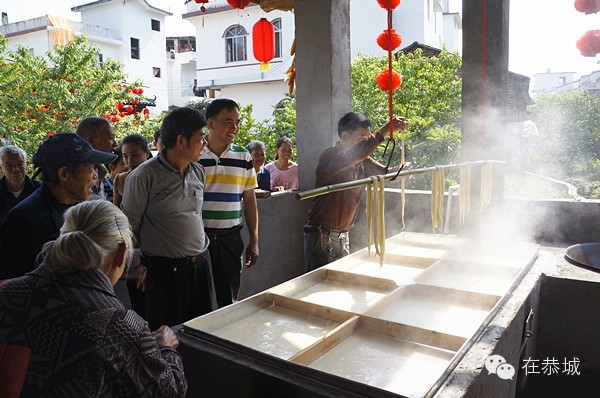 瑶族婚嫁巡游活动将再次在社山上演853 / 作者:鸣宇 / 帖子ID:112704