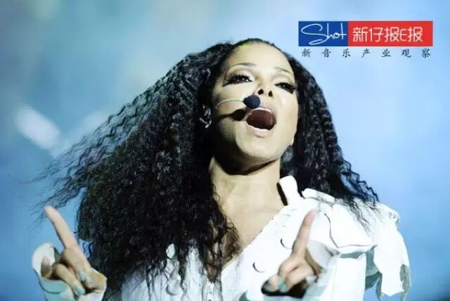 Janet Jackson与BMG签下一纸特殊合约,音乐人又多了一...