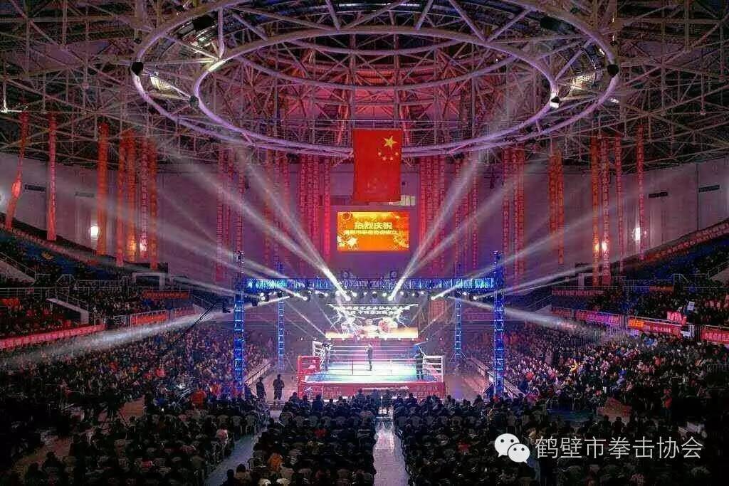 中国最有名的拳击裁判_日本拳击打中国教练视频_中国裁判打拳击手