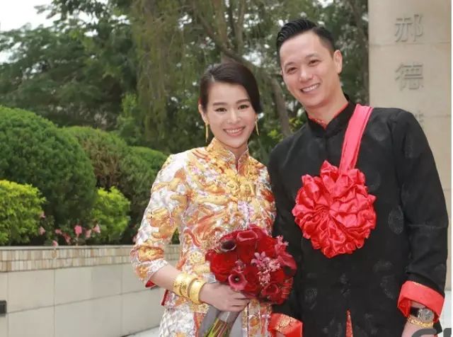 胡杏儿今日大婚,晒独一无二定制婚鞋称期待穿上它