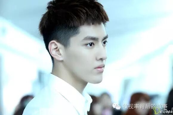 爆料丨吴亦凡靠拢湖南卫视、郑爽惊人片酬、宋仲基人品女...