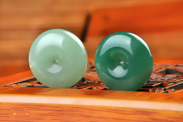 泄露天机 <wbr> <wbr>去新疆挖玉石？