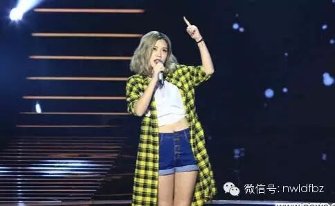 陈奕迅创作人参赛 现场自弹主键盘钢琴深情演绎《再见》