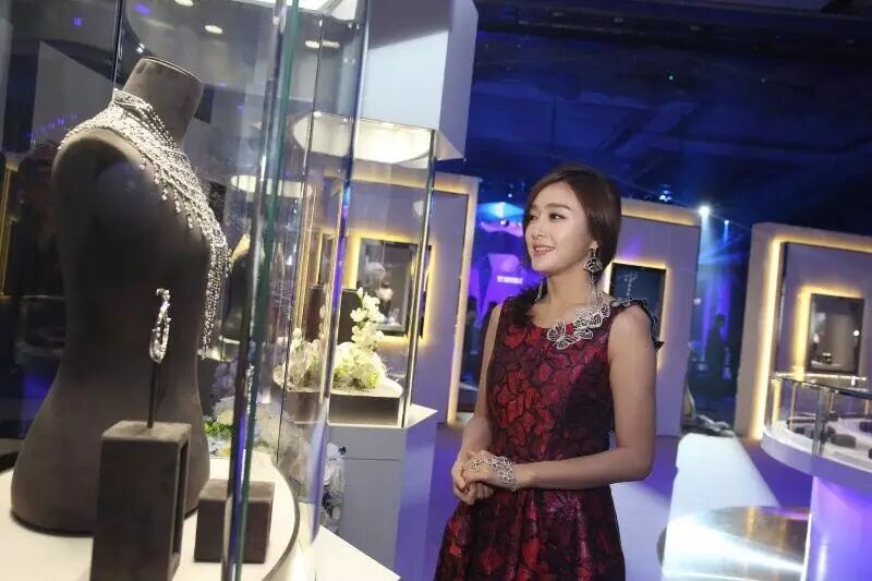 ���Ůʿ���������ֳ�