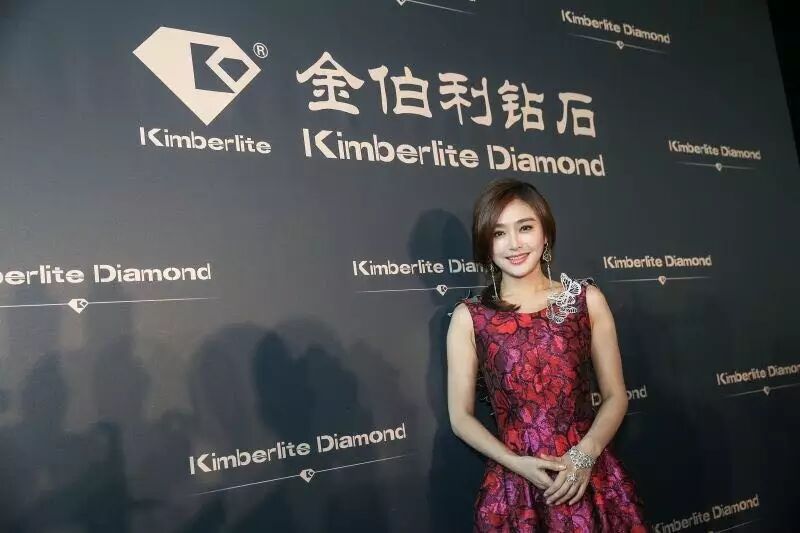 ������Ա���Ůʿ