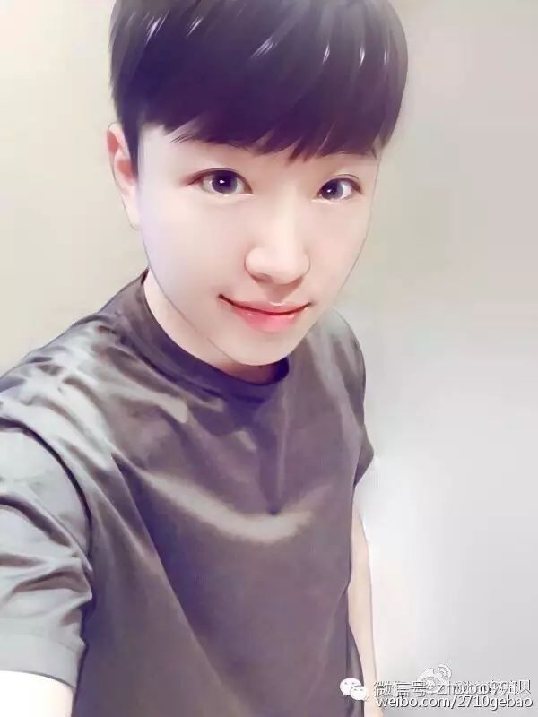 不过话说回来,鸽宝家的lion哥哥可是一枚小鲜肉啊~~!这么帅~!