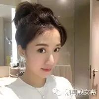 豪门阔太李念晒自拍炫钻石项链   嫩颜如少女