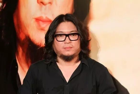 23岁火遍全国,从清华退学,老婆小他20岁,这个“丑”男却成了...