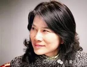 抢鲜知  董明珠:成龙代言的企业都死了 只有格力没死;微...
