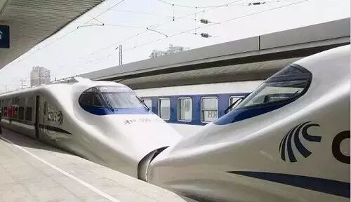 高铁站台上那些“地标”有啥用？