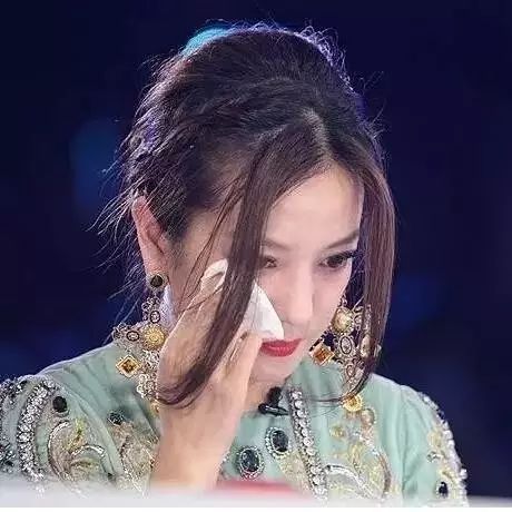 赵薇是怎样成名的?真相令人震惊,竟也逃不脱“潜规则”...
